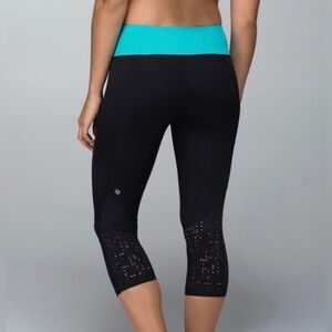Lululemon Water Bound Leggings Crop Capri Run Gym Yoga Black With Teal Sz 6